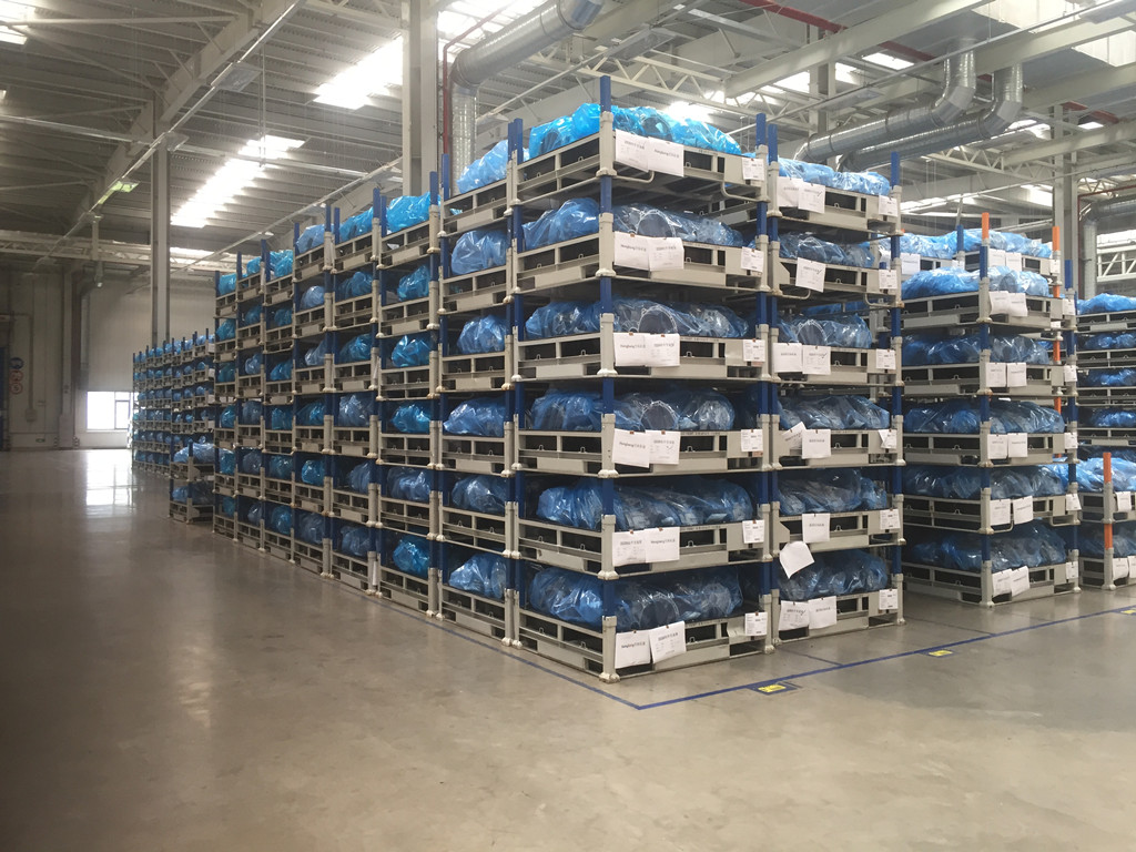 汽車發動（dòng）機周（zhōu）轉架